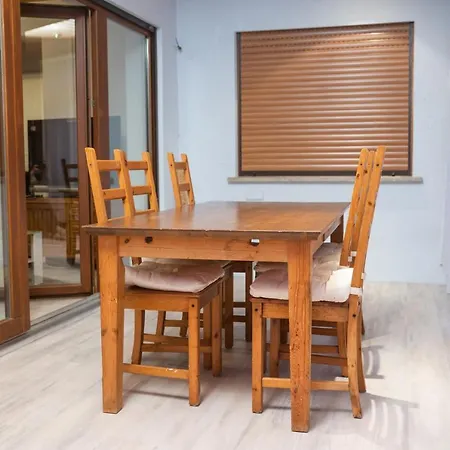 Apartment 95m2 Monteurwohnung Mit 3 Schlafzimmern *